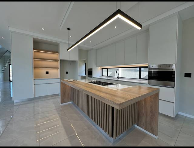 3 BEDROOM HOUSE FOR SALE IN SANDOWN